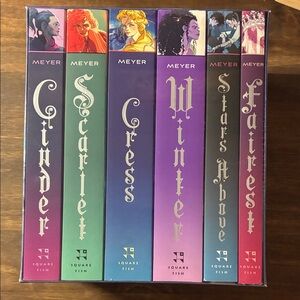 Lunar Chronicles Box Set NEW